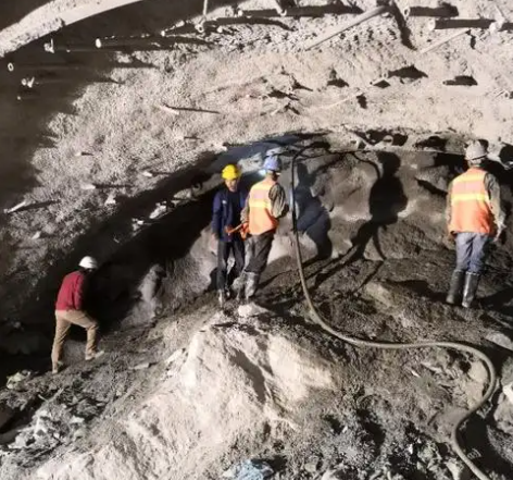 南平拱顶带模注浆料的施工流程及注意事项